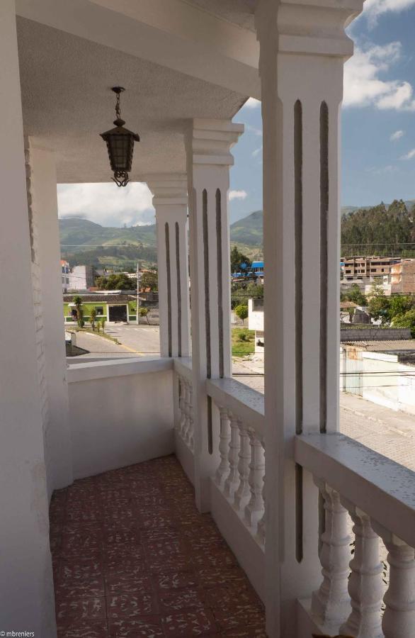 La Posada Del Quinde Отавало Экстерьер фото